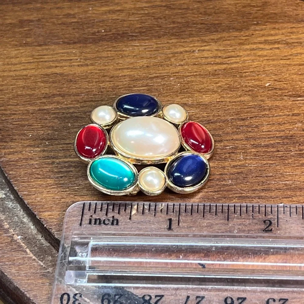 Vtg Avon Multi Color Cabochon Faux Pearl Gold Tone Cluster Brooch Pin